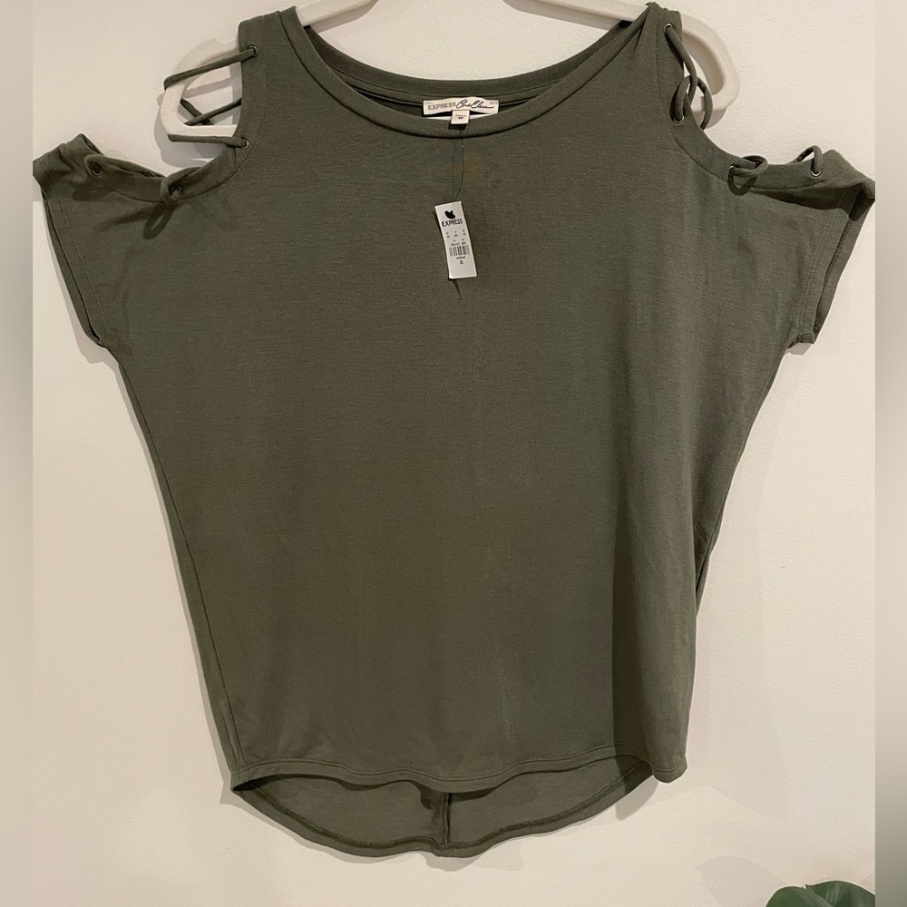 Express one eleven green top